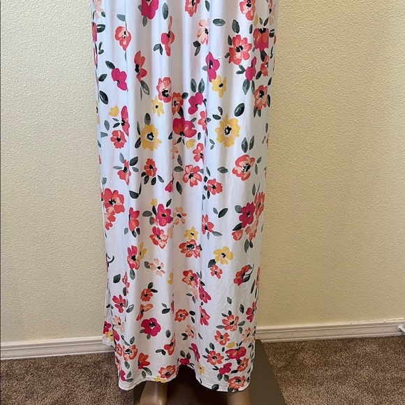 No Boundaries Floral Maxi Dress with Lace Bodice - Picture 3 of 8